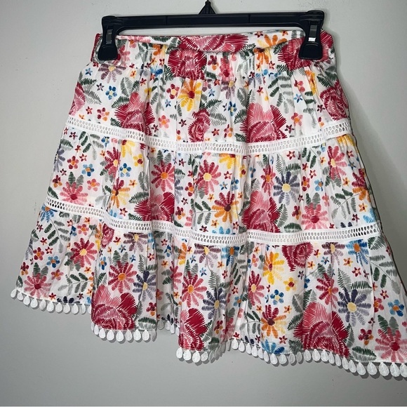 Moodie Tiered Floral Mini Flare Skirt - Picture 6 of 7